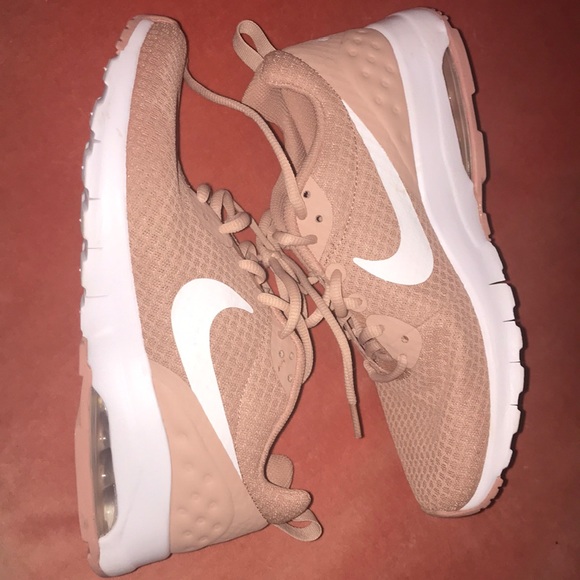 Women's Air Max Motion Lw Running Shoe Mauve - Picture 1 of 8